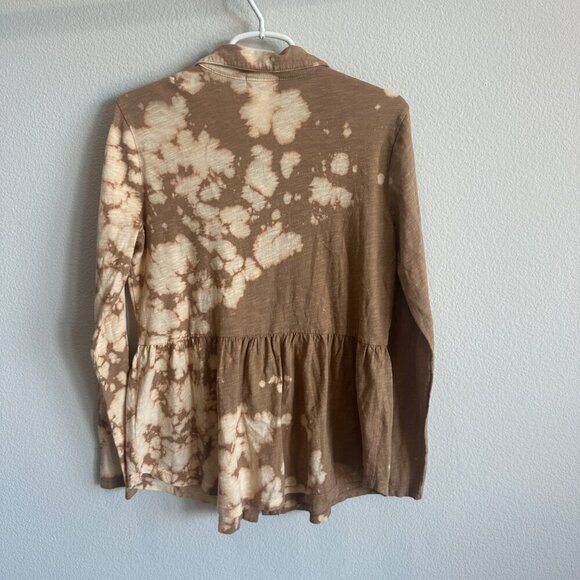 Anthropologie t.la Tan Tie Dye Long Sleeve Button Front Peplum Blouse Top - Picture 2 of 3